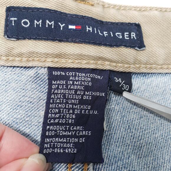 Vintage Tommy Hilfiger Jeans Mens 34x30 Blue Relaxed Fit Light Wash Faded Y2K - Picture 3 of 16